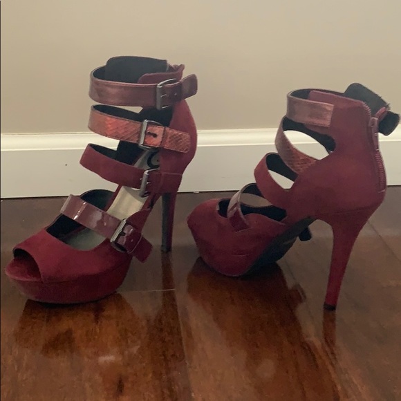 Platform heels - Picture 1 of 1